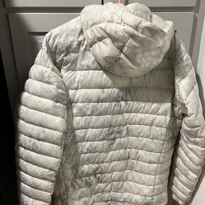 EUC KRYPTEK Aquillo Hyper-Dry Yeti White Grey Channel Quilted Down Jacket
